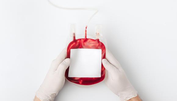 La donación de sangre no solo ayuda a salvar a pacientes en estado de emergencia, sino también a aquellos que padecen de enfermedades crónicas, como los oncológicos, indica el doctor Eddy Manrique (Foto referencial: Shutterstock)