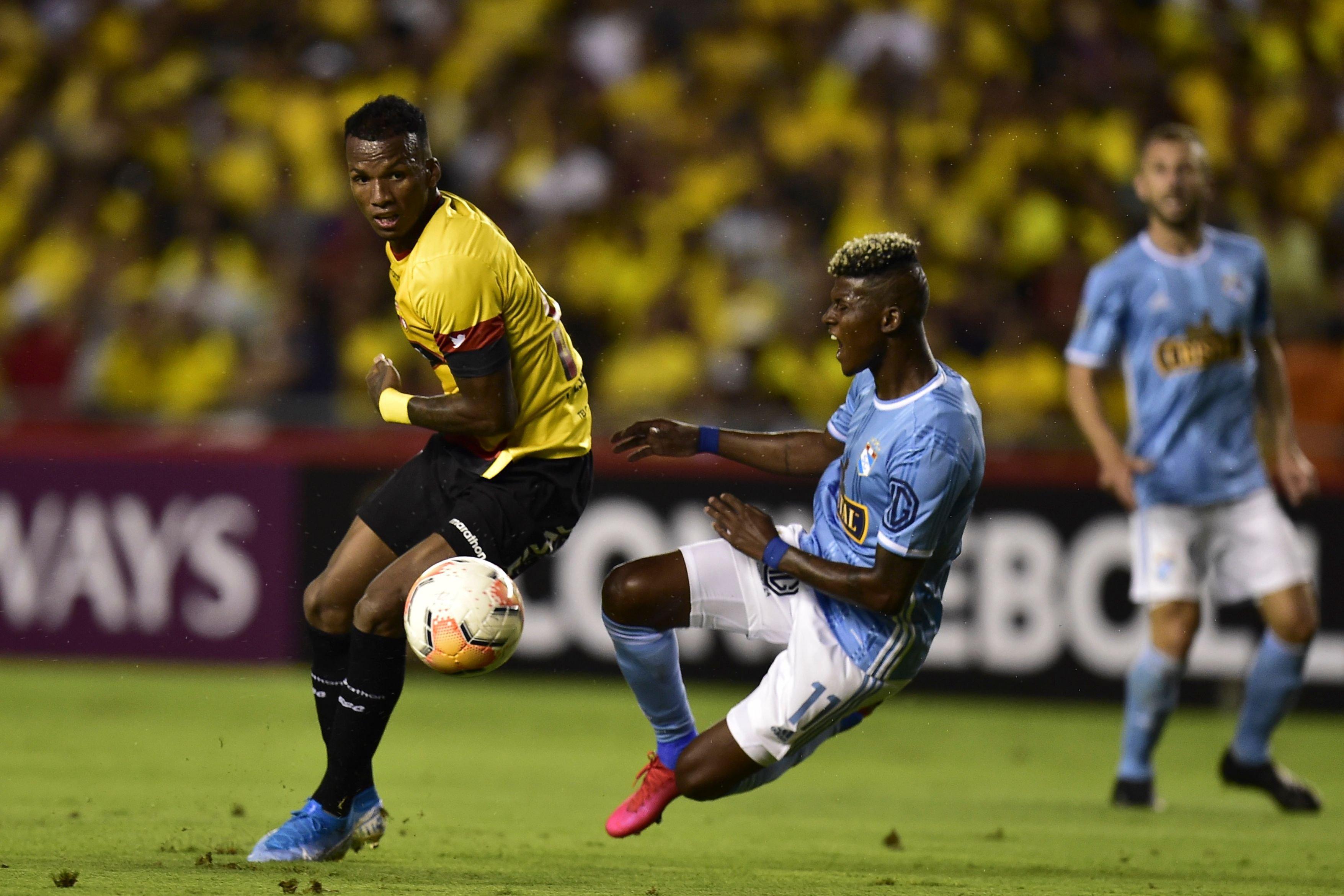 El ecuatoriano Washington Corozo no ha sido solución en el ataque cervecero. (Foto: AFP).
