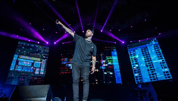 Foto: Francisco Medina. Nicky Jam ingresó al escenario entre llamas de fuego haciendo referencia a su último álbum "Fénix".