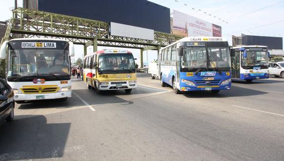 ¿Cómo reclamar contra una empresa de transporte público?