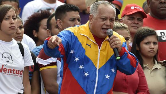 Cabello señaló que Guaidó le dijo, en el mensaje que le envió este miércoles, que había recibido fuertes presiones para autoproclamarse como jefe del Estado. (Foto: AFP)
