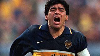 Diego Maradona se retiró tras jugar un clásico Boca-River