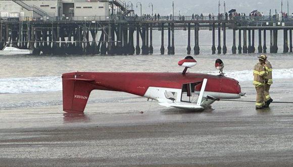 California: caída de avioneta en la playa deja un muerto y un herido. (Foto: Twitter)