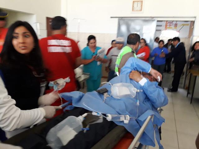 Heridos llegaron al Hospital Honorio Delgado. (Foto: Zenaida Condori)
