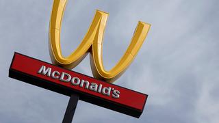 McDonald's voltea su famoso logotipo en honor de las mujeres