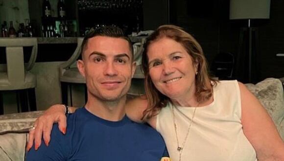 Cristiano Ronaldo junto a su madre (Foto: Dolores Aveiro / Instagram)