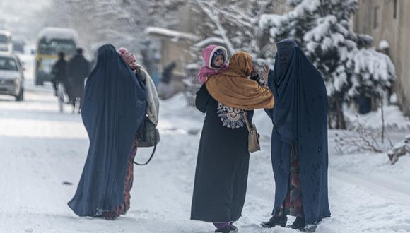 Al menos 166 personas han muerto en una ola de clima extremadamente frío que azota Afganistán, dijeron funcionarios el 28 de enero, mientras las condiciones extremas continúan acumulando miseria en la nación azotada por la pobreza. (Foto: Wakil KOHSAR / AFP)