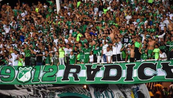 Enfrentamientos en Argentina entre barristas de Deportivo Cali y Racing Club. (Foto: Facebook)