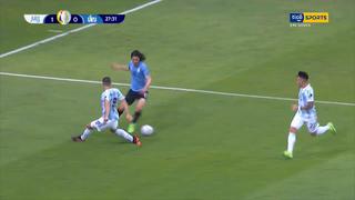 Argentina vs. Uruguay: ¿Era penal? Cavani cae en el área y reclama contacto de Guido Rodríguez | VIDEO