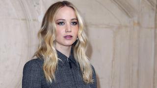 Jennifer Lawrence luce su anillo de compromiso en París | FOTOS