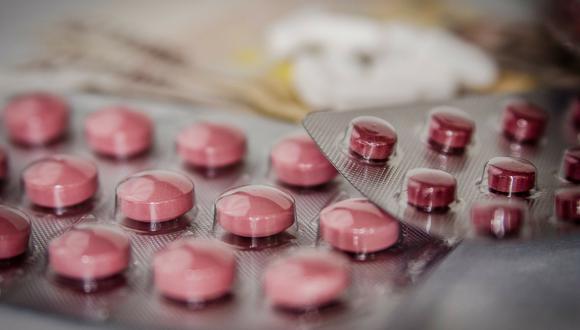 Los medicamentos genéricos son más baratos e igual de efectivos que los de marca, si siguen los mismos estándares de manufactura. (Foto: Pixabay)
