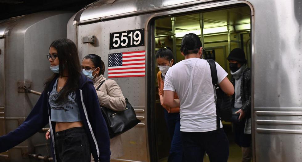 A man dies in an “unprovoked” shooting in the New York subway