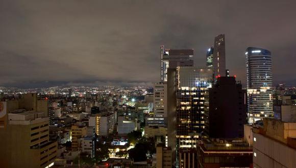 Durante el terremoto en México de la noche del jueves, el cielo se iluminó con varios destellos de luz. (Foto: AP)