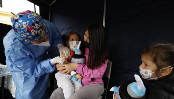 Según explicó la vocera del Minsa, si un niño ya cumplió los 4 años y no recibió una vacuna que le correspondía a los 2 años de edad, por ejemplo, debe ser llevado de todas manera a vacunarse. (Foto: Minsa)