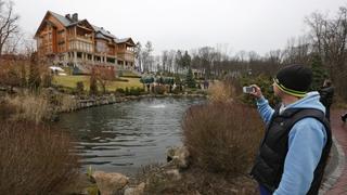 Yanukovich derrochaba millones en volver más lujosa su mansión