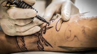 Realizarse tatuajes es uno de los mayores factores de riesgo de hepatitis C