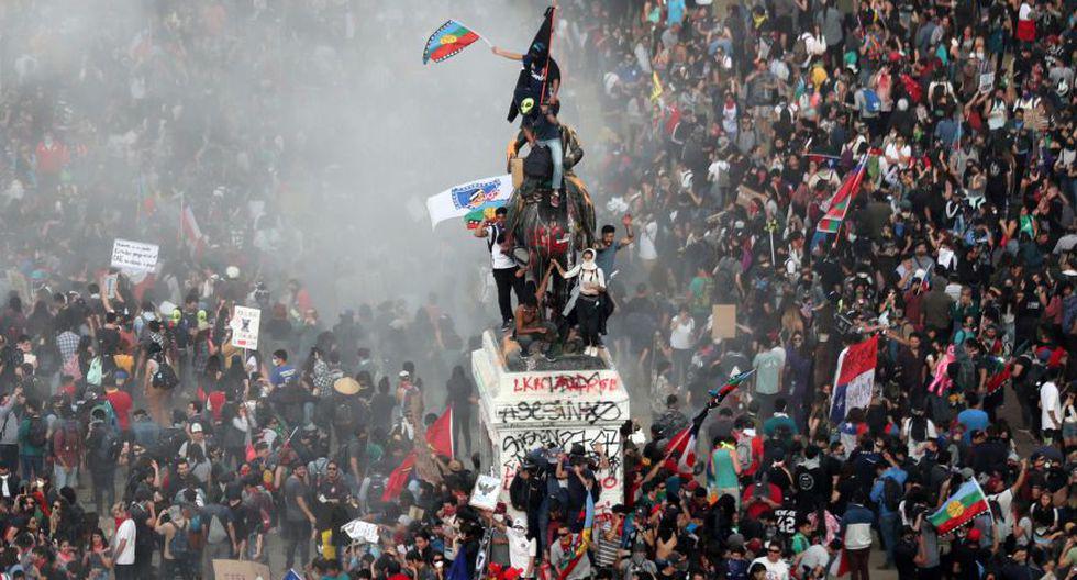 Tours para “vivir la revolución chilena” genera sensación en turistas europeos. Foto: Reuters