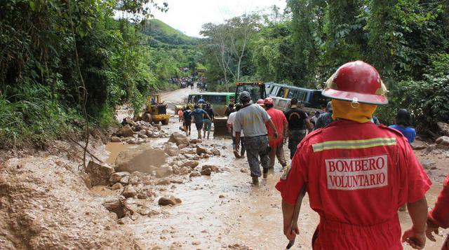 Huaico en Chanchamayo arrastró vehículos hacia río [FOTOS] - 6