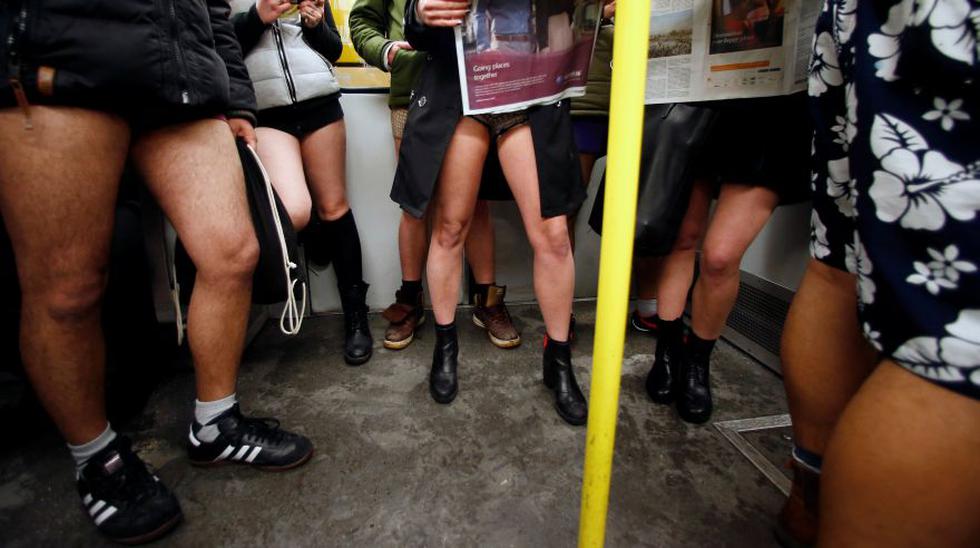Alemania. Centenares de personas en el mundo desafiaron el fr&iacute;o y la verg&uuml;enza al viajar sin pantalones como parte de un evento mundial. (Foto: AFP)
