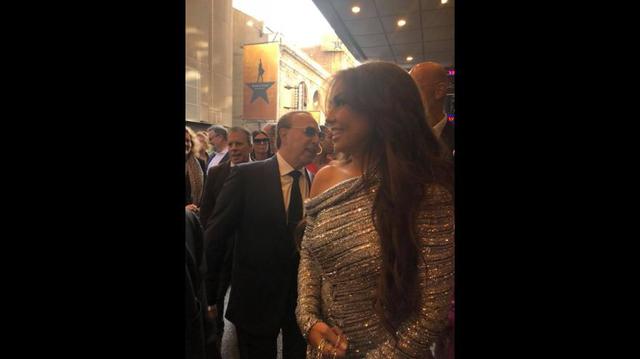 Así lucieron Thalía y su esposo, el magnate Tommy Mottola, la noche del lunes en Broadway. (Fotos: Agencias/Facebook)