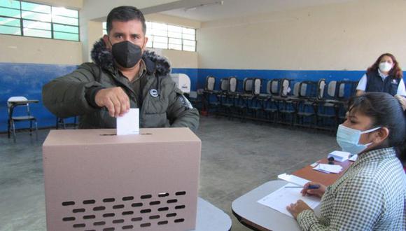 En el ámbito nacional, más de 100 organizaciones políticas celebraron elecciones internas. En la foto, un local de votación en Áncash (Foto: ONPE)