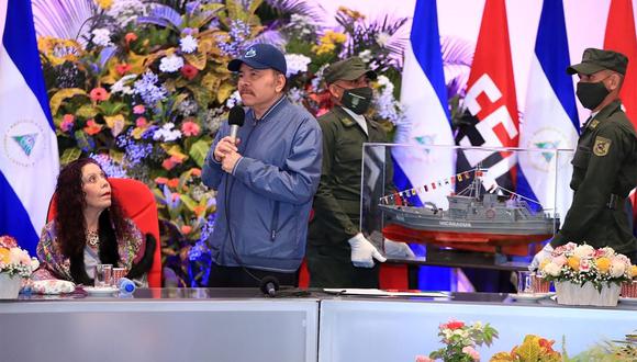 El presidente de Nicaragua, Daniel Ortega, junto a la vicepresidenta y primera dama Rosario Murillo, en Managua el 15 de agosto. 2022. (Foto de Jairo CAJINA / Presidencia de Nicaragua / AFP)