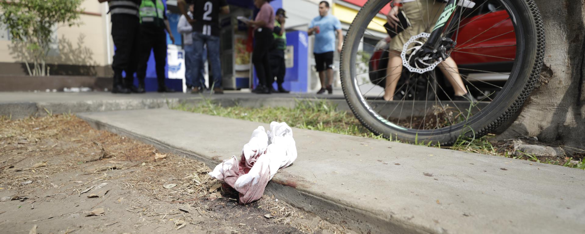 Un sangriento viernes 14: un sereno asesinado en Callao y otro muy grave en Surco por criminales 