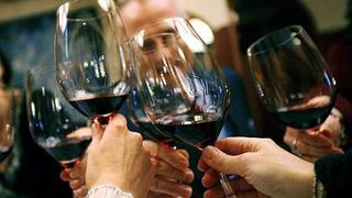 Componente del vino ayudaría a prevenir la pérdida de memoria