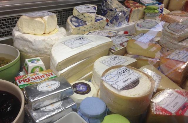 Delifrance: Los tres locales de Delifrance se caracterizan por ofrecer productos franceses de calidad para llevar a casa, como quesos y vinos. También, productos en salmuera, aceite de oliva y confitados. (Foto: Delifrance)