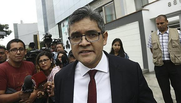 Diferentes miembros del Congreso disuelto se acercaron al despacho del fiscal José Domingo Pérez. (Foto: GEC)