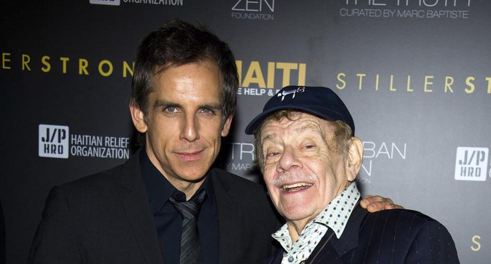 Una imagen de Ben Stiller, a la izquierda, y su padre Jerry Stiller, en febrero de 2011. (AP/Charles Sykes)
