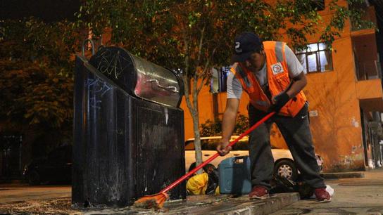 Municipalidad de Bellavista limpia calles llenas de basura