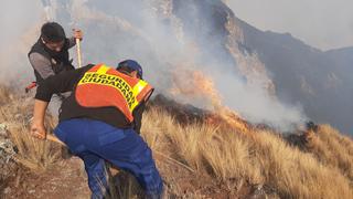 Cusco: cinco incendios simultáneos amenazan la región y solicitan ayuda de helicópteros | VIDEO