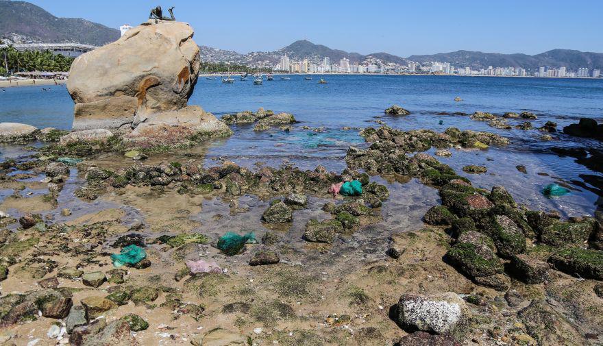 México: Mar se aleja 20 metros en playas de Acapulco | FOTOS. (EFE)