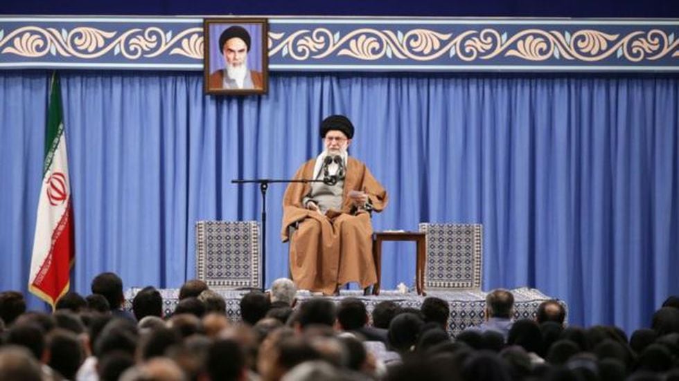 El ayatolá Jamenei lanzó una fuerte advertencia. Foto: GETTY IMAGES, vía BBC Mundo
