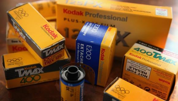 Kodak tiene una larga historia de fabricación de productos químicos utilizados en películas fotográficas, pero se declaró en bancarrota en 2012 cuando el cambio a las cámaras digitales devastó su negocio.