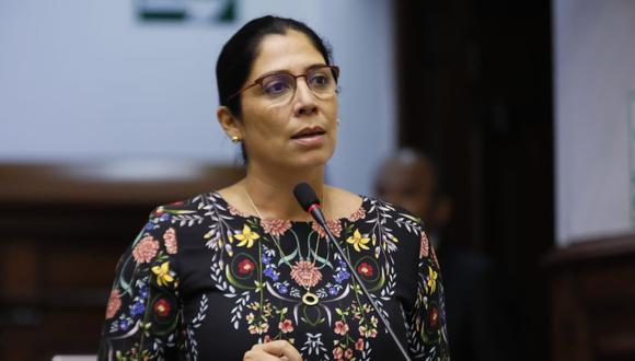 La congresista Úrsula Letona defendió su decisión de votar en contra del delito de crimen organizado de Pedro Chávarry. (Foto: Congreso)