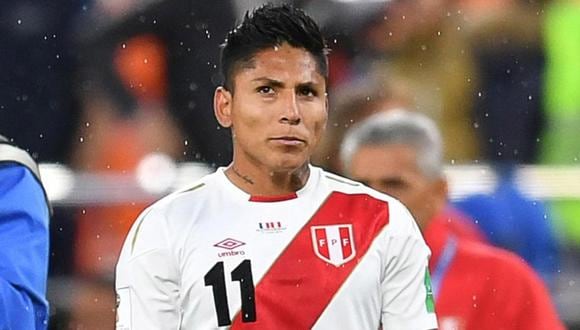 Raúl Ruidíaz lleva más de tres años sin anotar con la selección peruana. (Foto: EFE).