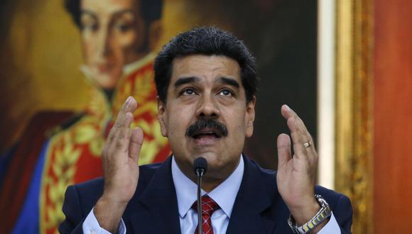 Estados Unidos revoca 77 visas de venezolanos allegados a Nicolás Maduro, anuncia Mike Pence. (AP).