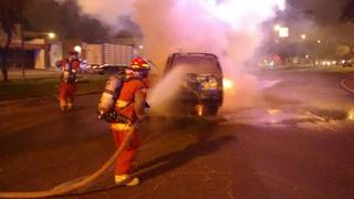 La Molina: combi ardió en llamas en plena avenida Javier Prado