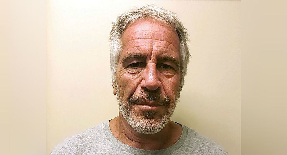 Jeffrey Epstein, accused of child sex trafficking, hanged himself in his cell.  (Photo: File / AP).