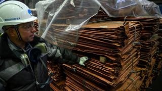 Cobre y aluminio rebotan por escasez de suministro y esperanzas de estímulo de China