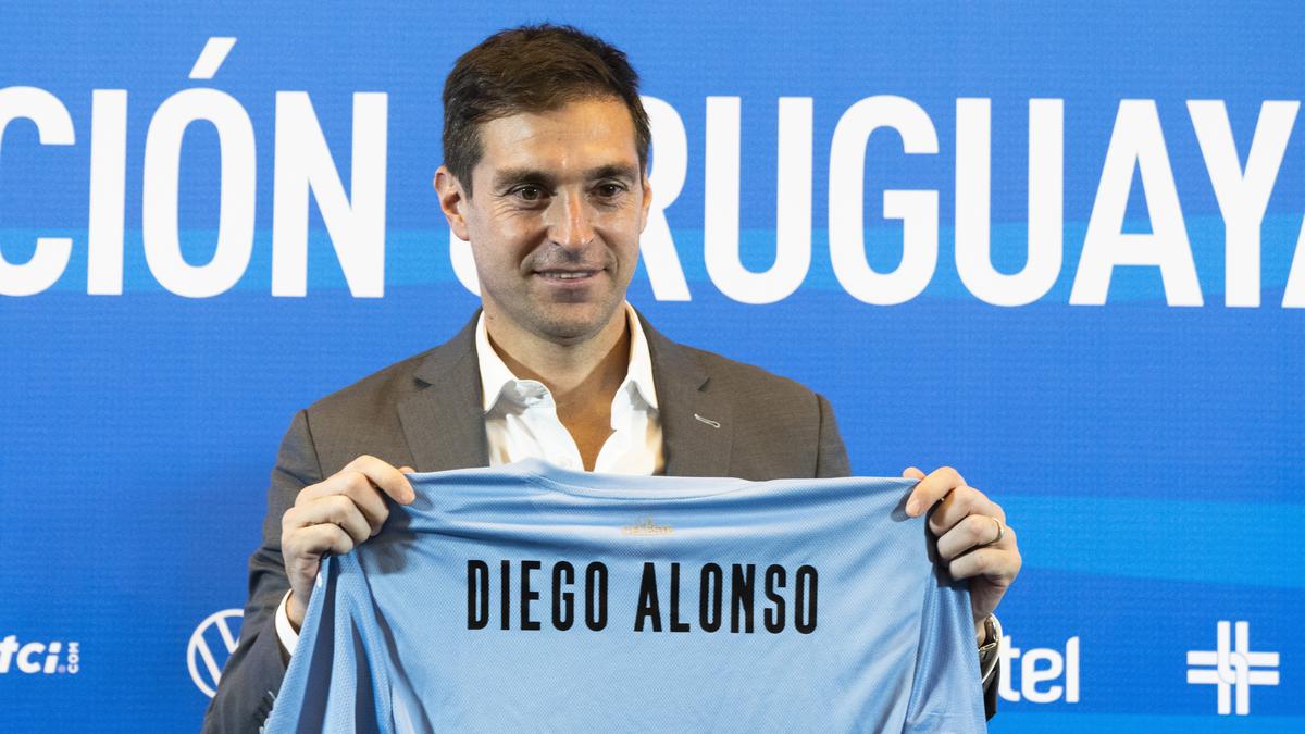 El entrenador que sonaba para dirigir a Uruguay y que ahora está