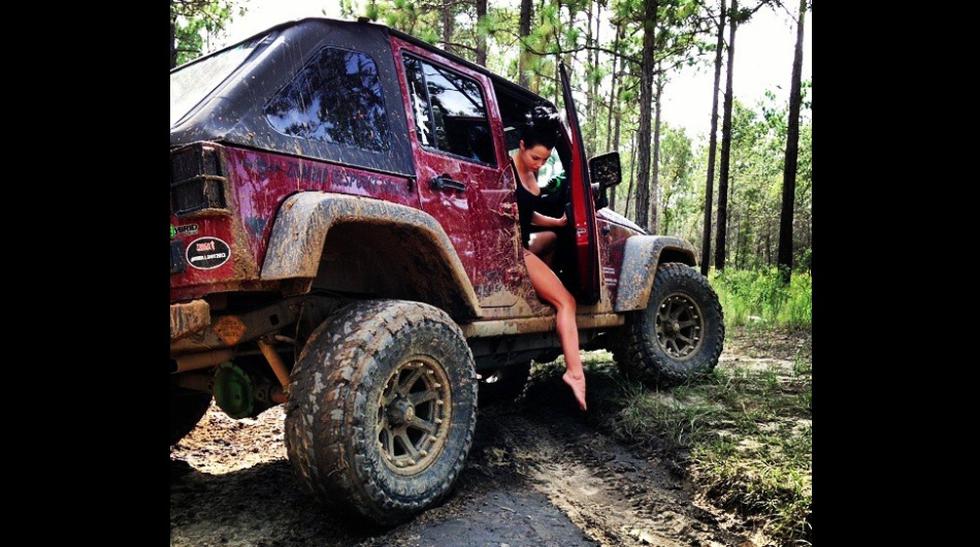 En su cuenta Hotyogaholic esta amante de los 4x4 y el yoga cuelga sus sensuales fotos. (Fotos: Instagram)