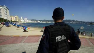 Hallan cuerpos de cuatro hombres en puente de balneario mexicano de Acapulco