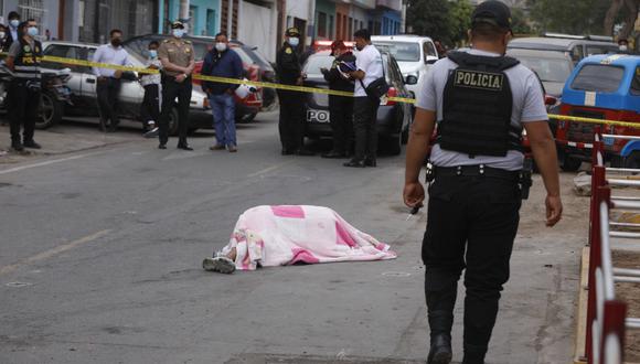 Castañeda apenas había avanzado unos metros desde su casa cuando los criminales se le acercaron y le dispararon cinco tiros. (Foto referencial: José Rojas Bashe/ @photo.gec)