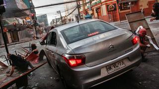 Chile: Hombre atropella a manifestantes en el centro de Antofagasta | FOTOS Y VIDEO