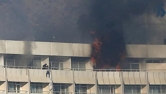 Afganistán: 18 muertos en ataque terrorista contra un hotel de Kabul. (Reuters).