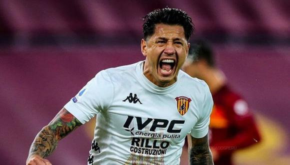 Gianluca Lapadula juega en el Benevento de la Serie A de Italia.