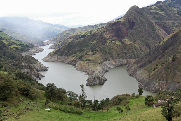 La sequía en la central hidroeléctrica de Mazar, en Las Palmas, Ecuador, el 18 de abril de 2024. (Foto de Edwin Tapia/AFP).